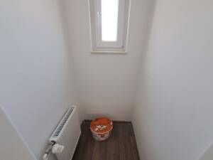 Frisch renovierte große 3-Zimmer-Wohnung mit Balkon und Wannenbad in Bremerhaven! – 27568 Bremerhaven – Vorschaubild 8