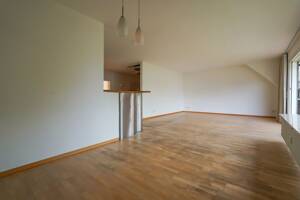 Kaiserswerth: Traumhafte 4-Zimmer-Maisonettewohnung mit 2 Bädern, Terrasse und Garage! – 40489 Düsseldorf – Vorschaubild 4