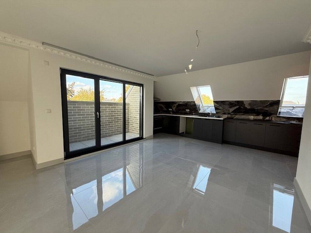 Stilvolle, exklusive 2-Zi-Dachgeschosswohnung mit Balkon und Stellplatz in bevorzugter ruhiger Lage