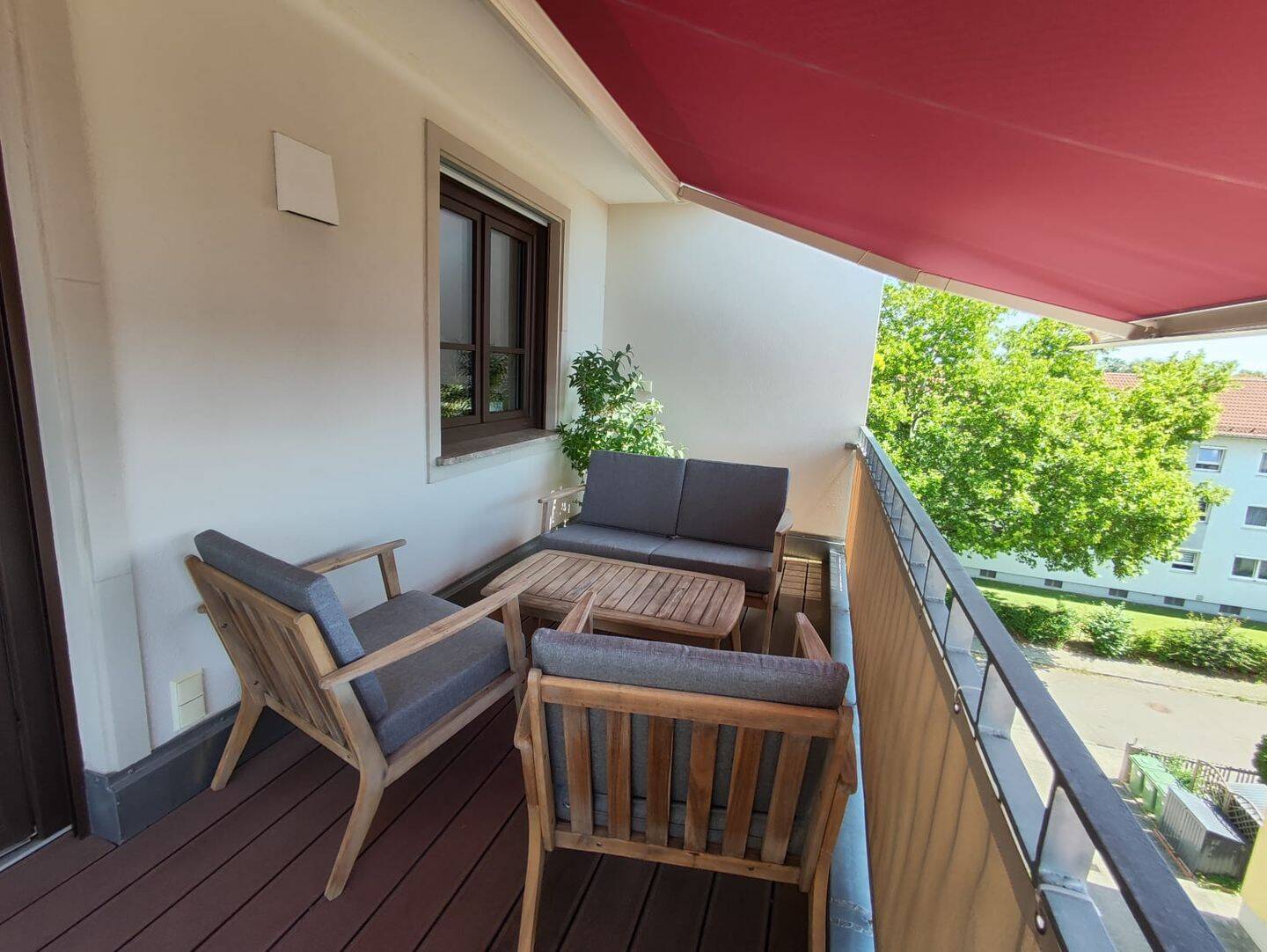 Wunschlos glücklich: 3-Zi.-Dachterrassenwohnung (3. OG) mit ca. 20m² Südwest-Terrasse, Lift & 4 XXL-Stellplätzen (Erstbezug 2016) – Regensburg – Vorschaubild 4