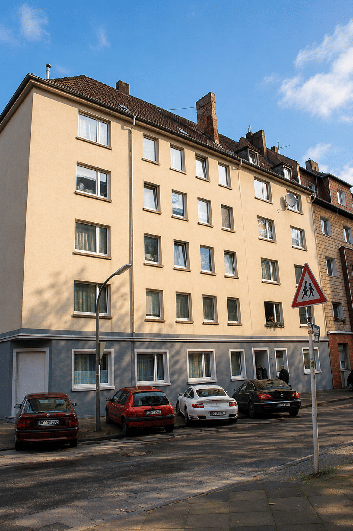 Investition mit Zukunft-Mehrfamilienhaus mit Ausbaureserve im aufstrebenden Dortmunder Hafenquartier – 44147 Dortmund – Bild 1 von 4