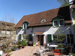 Gemütliche Doppelhaushälfte mit Holzfensterläden, Kamin, Terrasse und Stellplatz in Schlierbach!