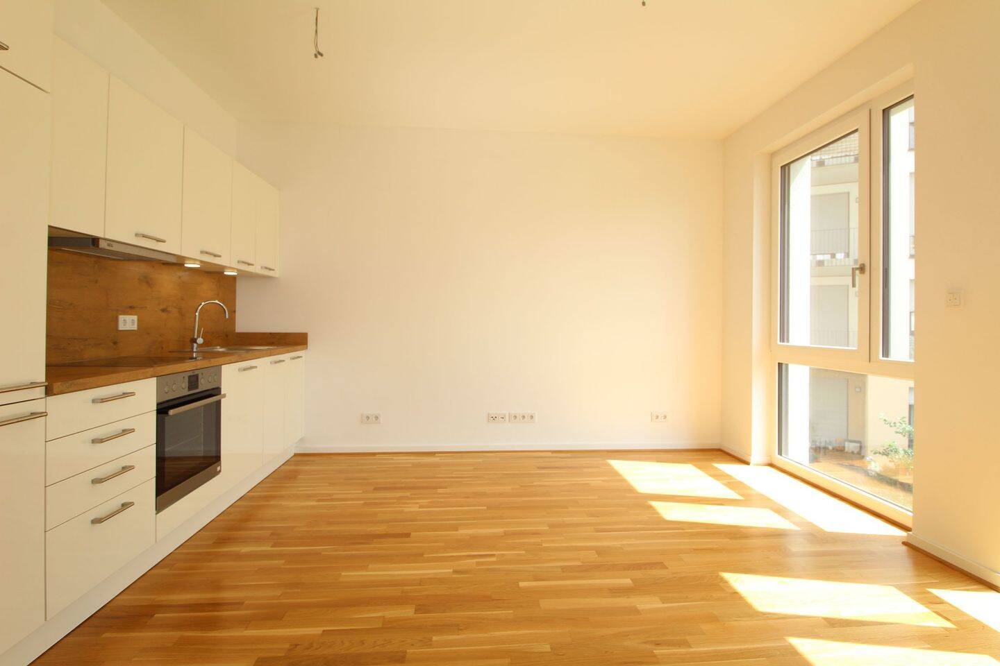 Helle 2 Zimmer mit EBK und Balkon in ruhiger Seitenstraße! – Leipzig – Vorschaubild 2