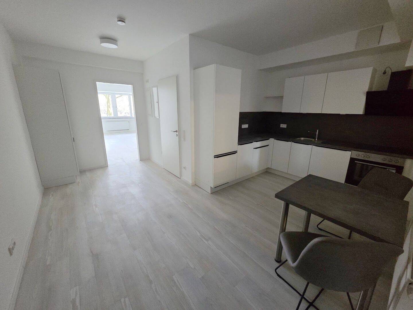 2 Monate mietfrei! Neues 1-Zimmer-Apartment, separater Koch-/Essbereich + Einbauküche + Duschbad – Aachen – Vorschaubild 2