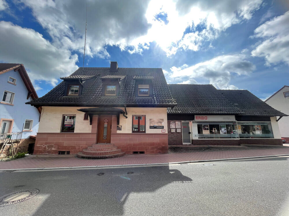 Einfach riesig ... Großzügiges Ein- oder Mehrgenerationenhaus! – Heimbuchenthal – Vorschaubild 3