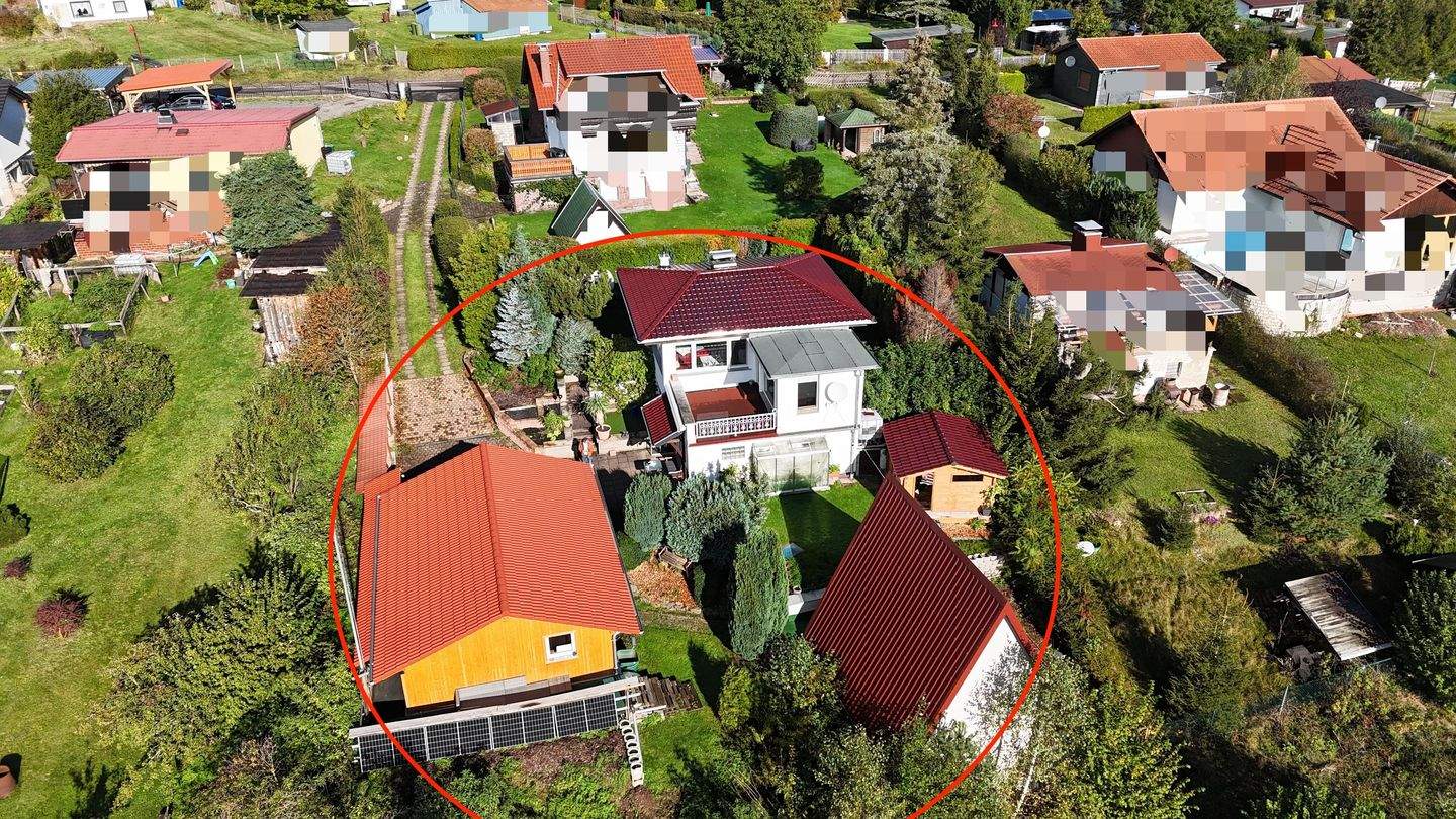 Einfamilienhaus mit großem geschlossenem Carport, Gästehaus und Sauna in Ortsrandlage – Tambach-Dietharz – Vorschaubild 2