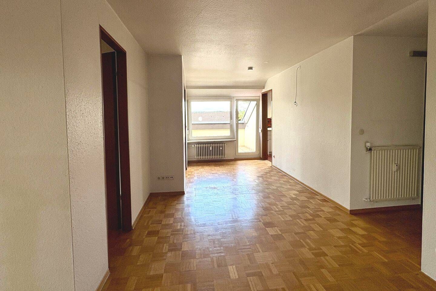 Schöne 4-Zimmer-Dachgeschosswohnung mit zwei Balkonen – Stuttgart – Vorschaubild 4