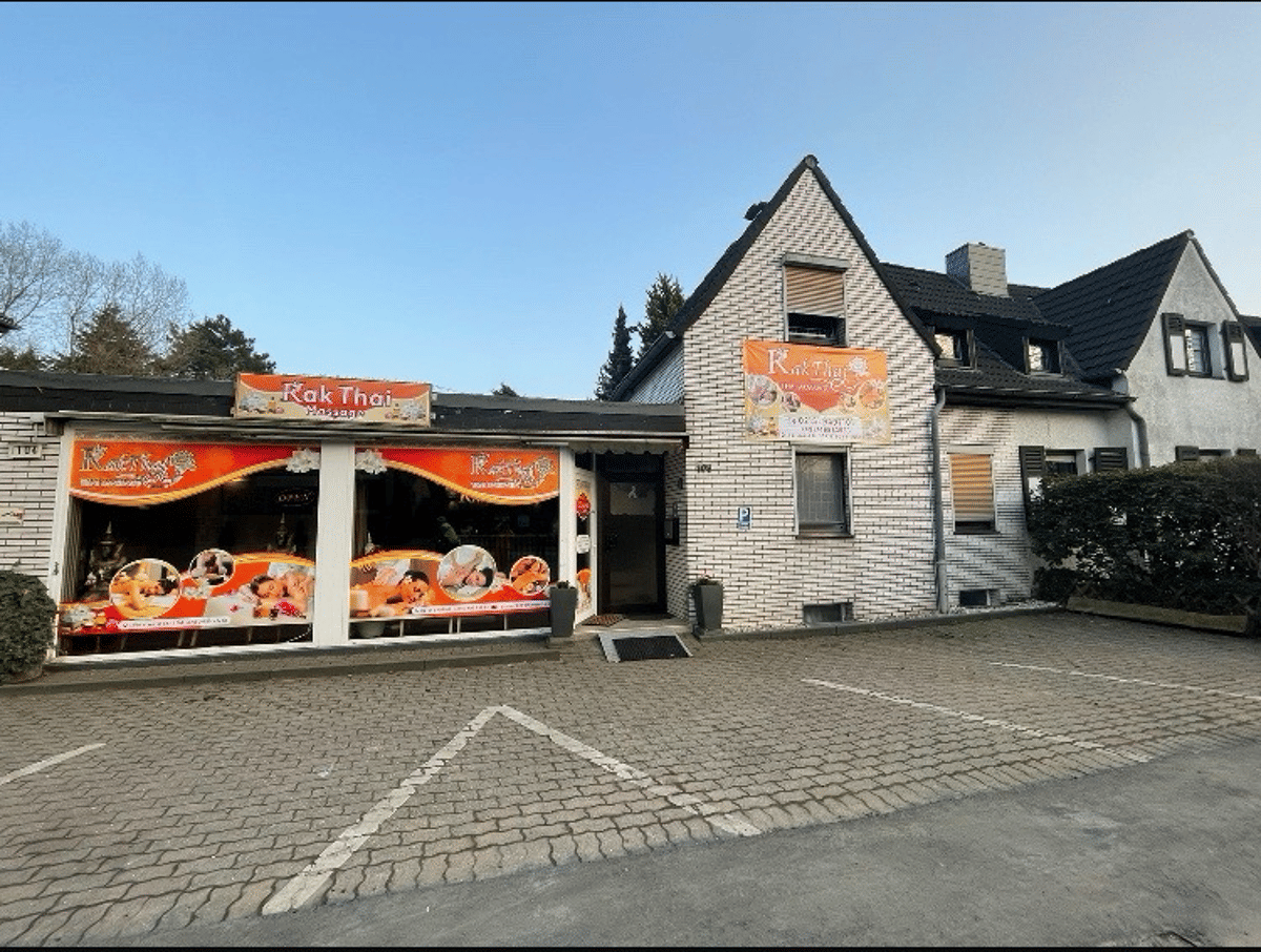 Flexibles Wohnkonzept: Wohnhaus mit Gewerbeeinheit und Gestaltungschancen! – 47804 Krefeld – Bild 1 von 9