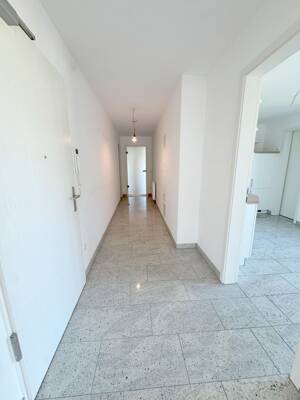 Helle Vier-Zimmer-Wohnung mit Küche, Stellplatz und Loggia am Stadtwerder – 28199 Bremen – Vorschaubild 7
