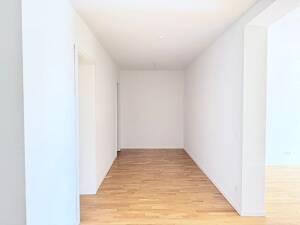 Helle 2-Zimmer-Wohnung mit großzügigem Eingangsbereich und Weitblick – 60316 Frankfurt am Main – Vorschaubild 9