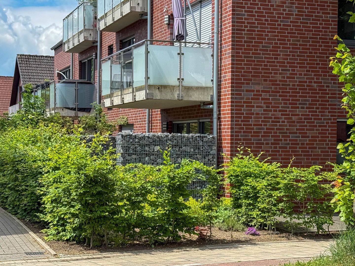 Gepflegte Wohnung mit Gärtchen