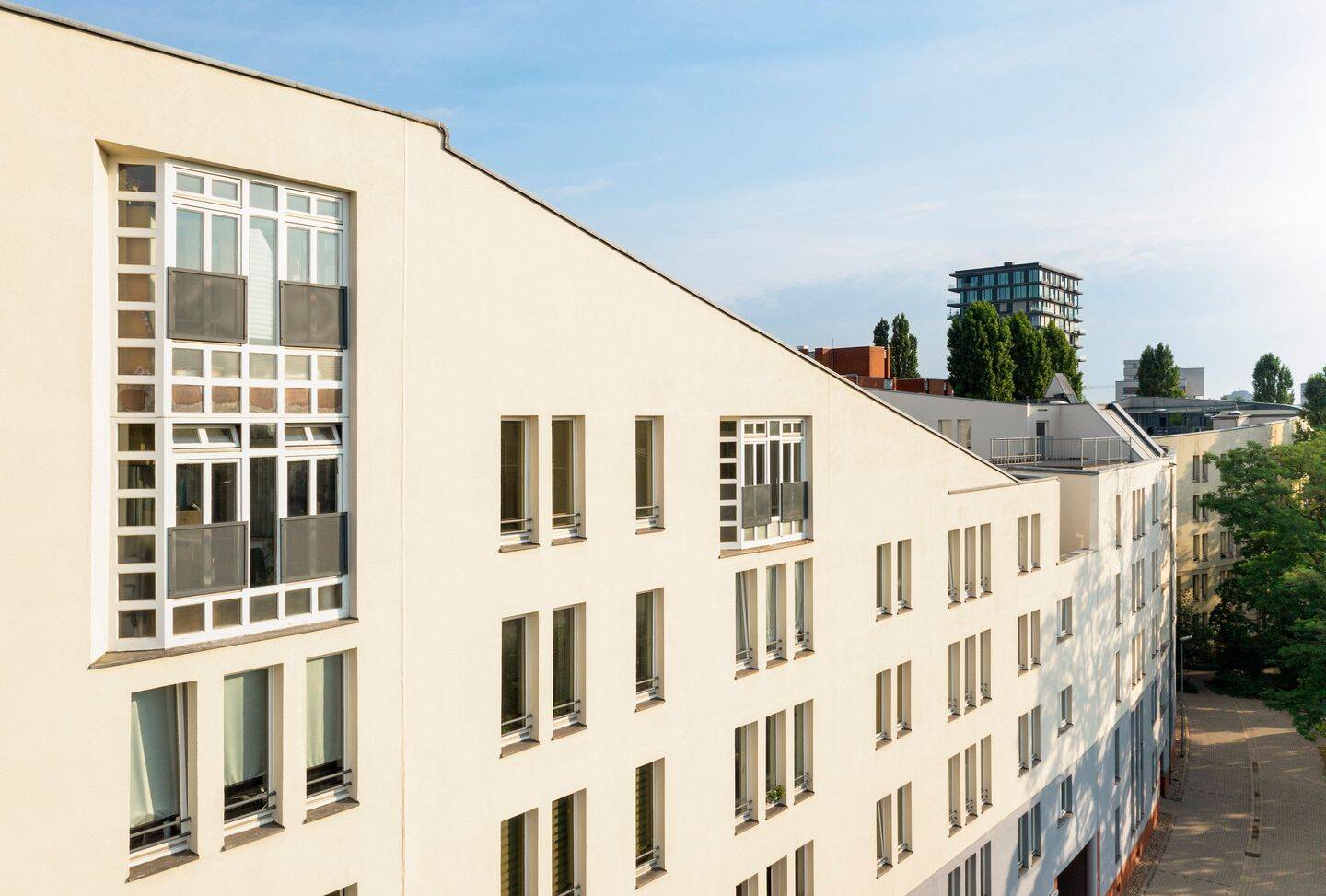 Helle, vermietete Wohnung mit 3 Zimmern in Tiergarten – Berlin – Bild 1 von 9