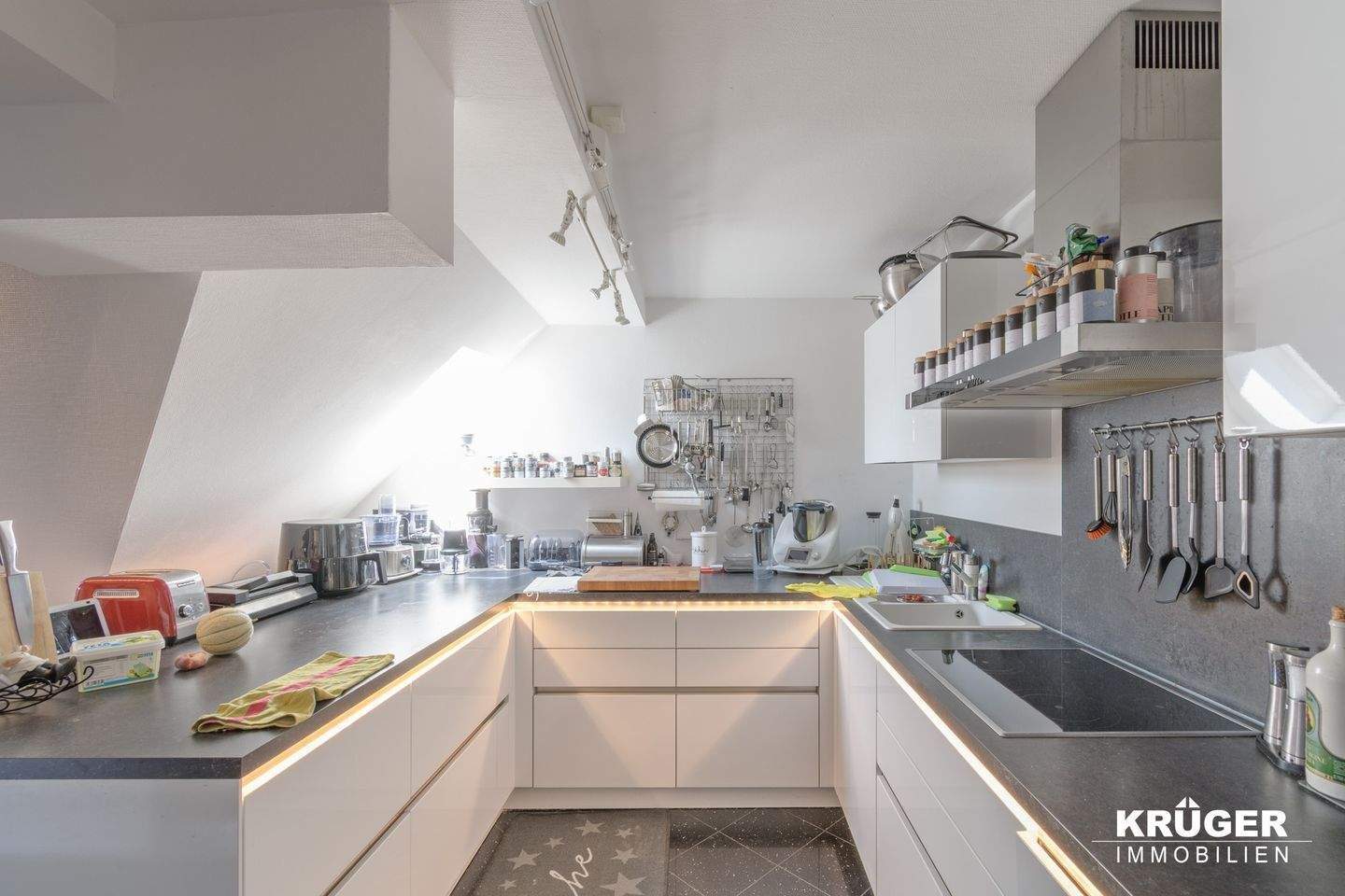 KA-Durlach / außergewöhnliche DG-Maisonette-Whg mit Süd-Loggia, 5 Zimmer und optional zwei TG-Stellplätze – Karlsruhe – Vorschaubild 7