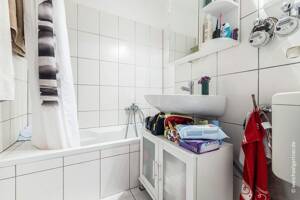 Erbbaurecht: Vermietete Eigentumswohnung mit Ost-Balkon und Blick in den grünen Innenhof – 80993 München – Vorschaubild 9