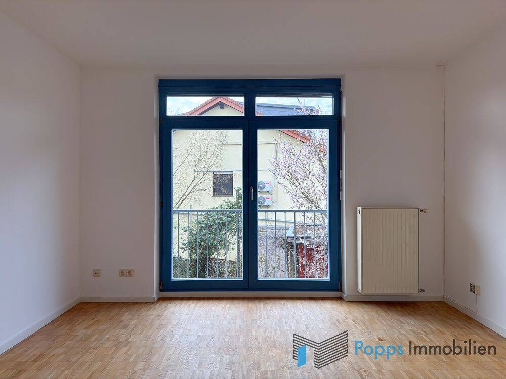 Geräumiges Zweifamilienhaus mit Balkon, Garten und Carport – Kelkheim – Vorschaubild 5