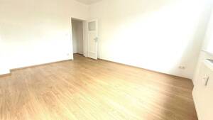 Frisch renovierte 2-Zimmer-Wohnung mit Balkon und großer Küche! – 45145 Essen – Vorschaubild 5