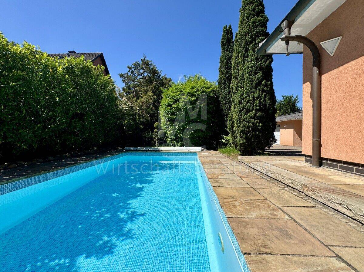 Kirchrode: Mediterrane Stadtvilla mit Pool auf einem Traumgrundstück – Hannover – Vorschaubild 4