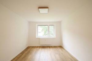 Schöne 3 Zimmer Wohnung mit 2 Stellplätzen u. Balkon in Hamburg Poppenbüttel – 22395 Hamburg – Vorschaubild 4