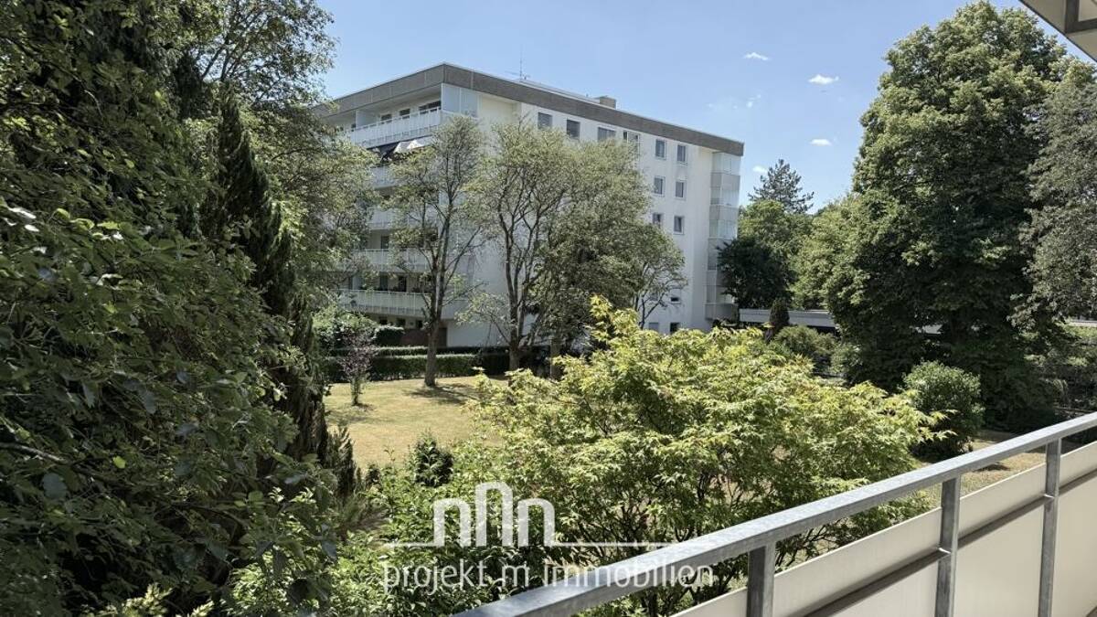 Solln - sonniger Südbalkon- helle 3 Zimmer Eigentumswohnung - bezugsfrei - ohne Käuferprovision – 81477 München – Bild 1 von 9