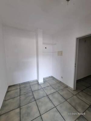 Über den Dächern von Elberfeld: Vermietete 2-Zimmer-Wohnung mit Aufzug, Weitblick und Citylage – 42103 Wuppertal – Vorschaubild 2
