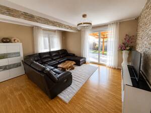 Traumhafte Stadtvilla in Berlin - Hohenschönhausen - 406 m² Grundstück, Terrasse & Garten - Top Lage – 13059 Berlin – Vorschaubild 8