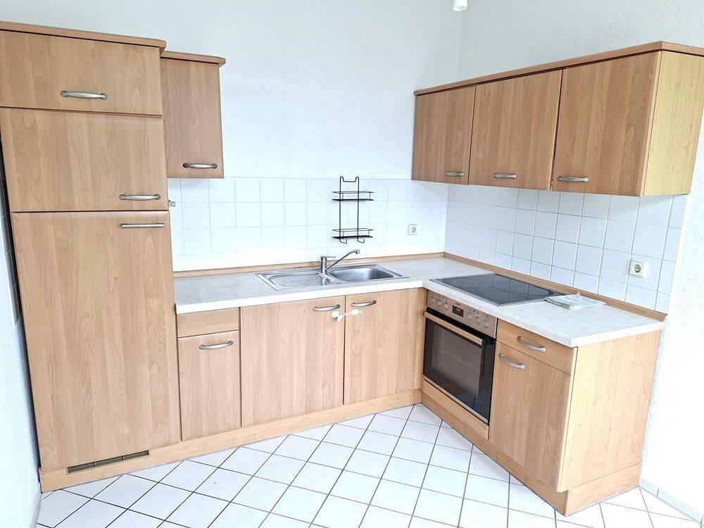 !! Uni-Nähe, 3-Zimmer-Wohnung mit Einbauküche und Aufzug !!