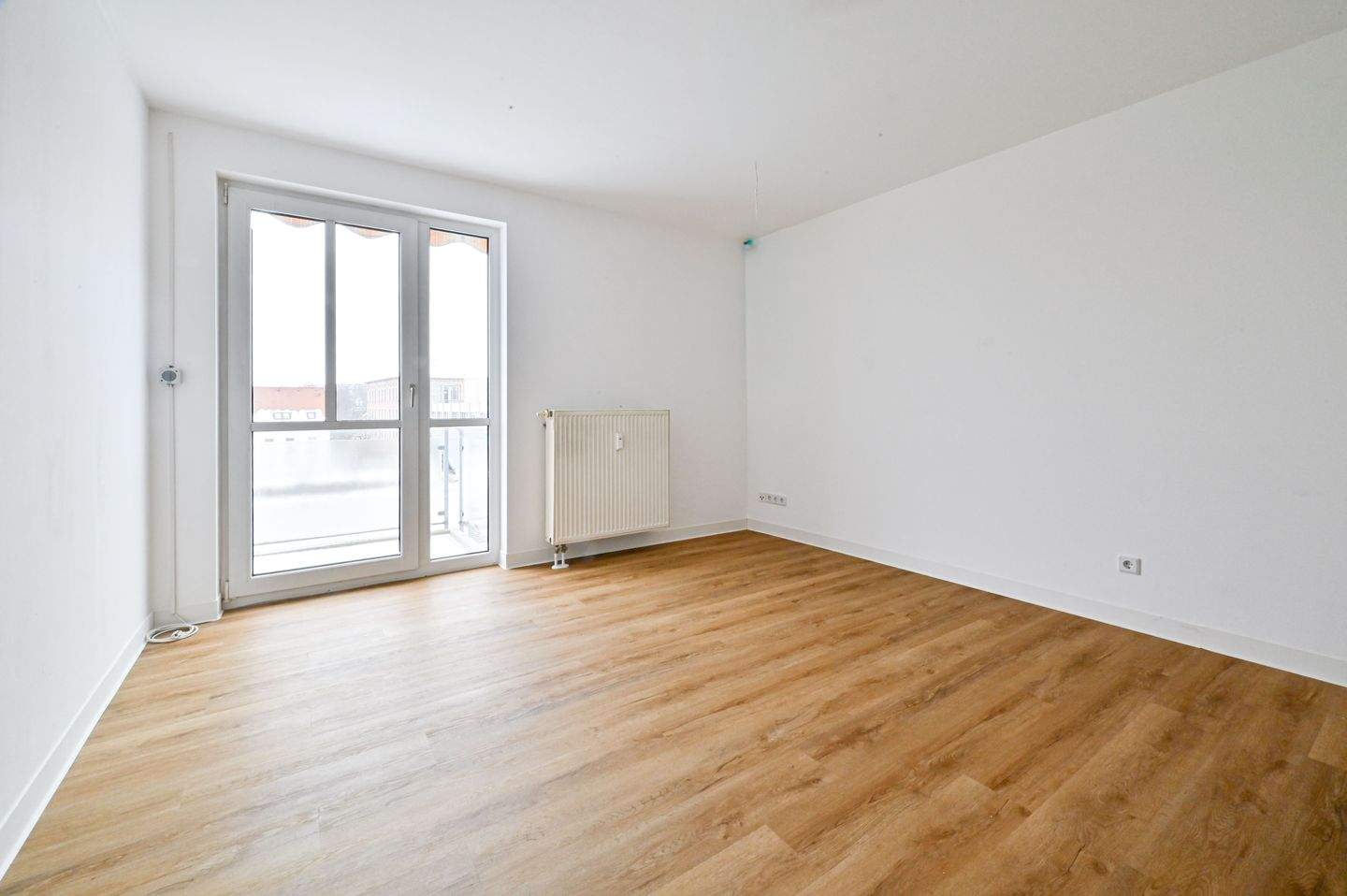 Renovierte 2-Raum-Wohnung mit Balkon, Aufzug und Hausservice in Schloßchemnitz – Chemnitz – Bild 1 von 9