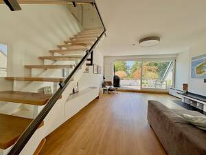 Wohnen am Rhein: Hochwertig sanierte 4-Zimmer-Maisonettewohnung in begehrter Wittlaer Lage – 40489 Düsseldorf – Vorschaubild 2