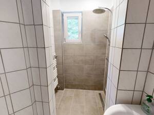 Besonderer Wohncharme: 2-Zimmer-Wohnung mit Balkon, Wintergarten, EBK & Tageslichtbad – 22523 Hamburg – Vorschaubild 9