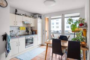 IMMORath.de - Gepflegte 2-Zimmer-Wohnung mit Balkon und Einbauküche in Freiburg – 79100 Freiburg im Breisgau – Vorschaubild 5