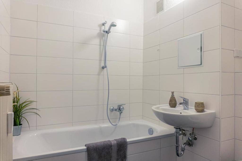 Kleine Singlewohnung mit Balkon – Chemnitz – Vorschaubild 3