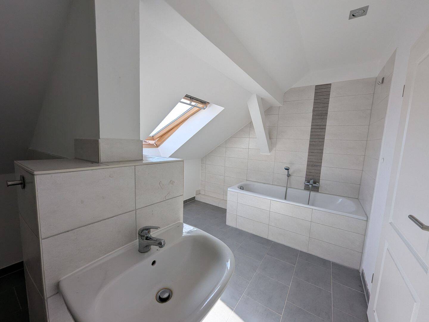 +++NEU!+TRAUMWOHNUNG+4-R. DG-WOHNUNG+OFFENE KÜCHE+WOZI. MIT LOGGIA+++ – Leipzig – Vorschaubild 8