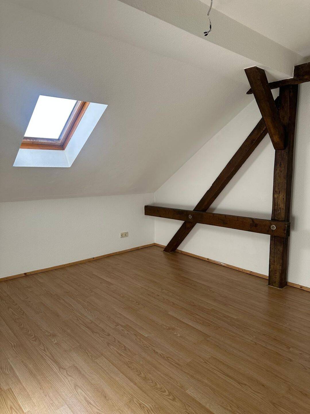 3 Zimmerwohnung mit Kaminofen und rustikalem Flair in guter Lage – Erfurt – Vorschaubild 5