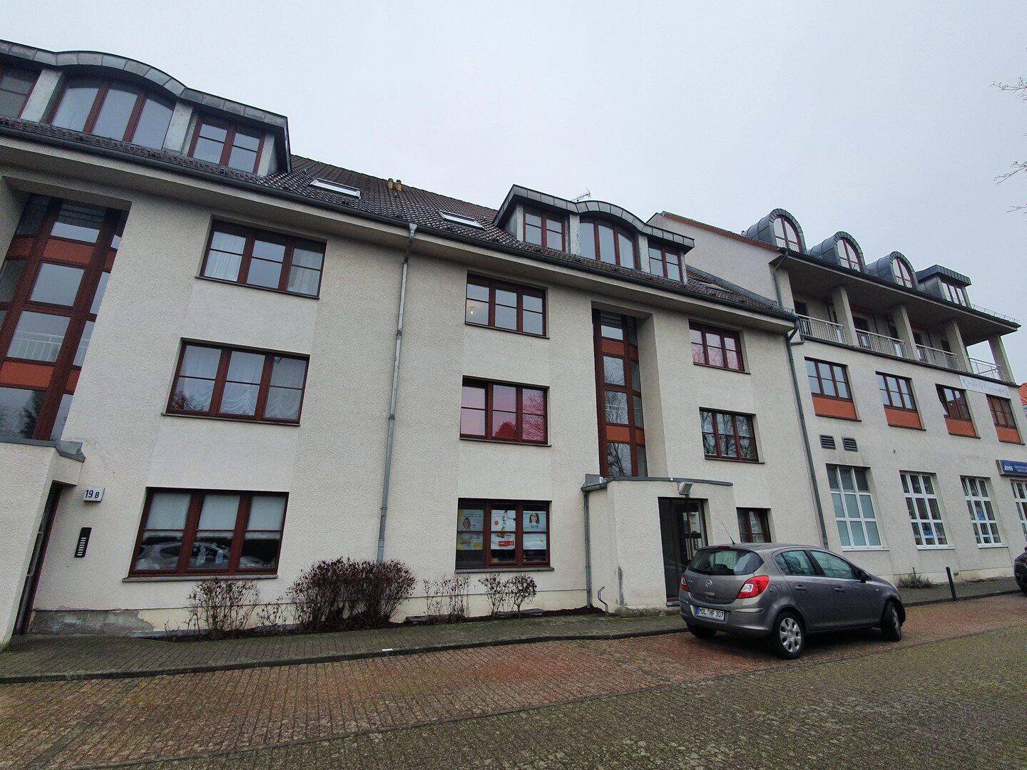 2 Zimmer in Strausberg mit Einbauküche und Balkon