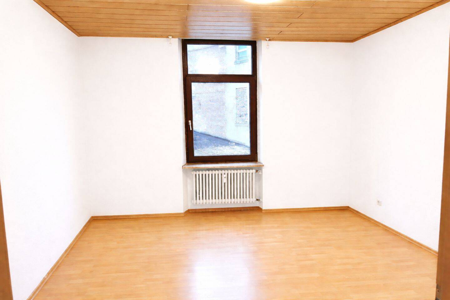 Attraktive 4-Zimmer-Wohnung in TOP-LAGE von Saarbrücken – Saarbrücken – Vorschaubild 4