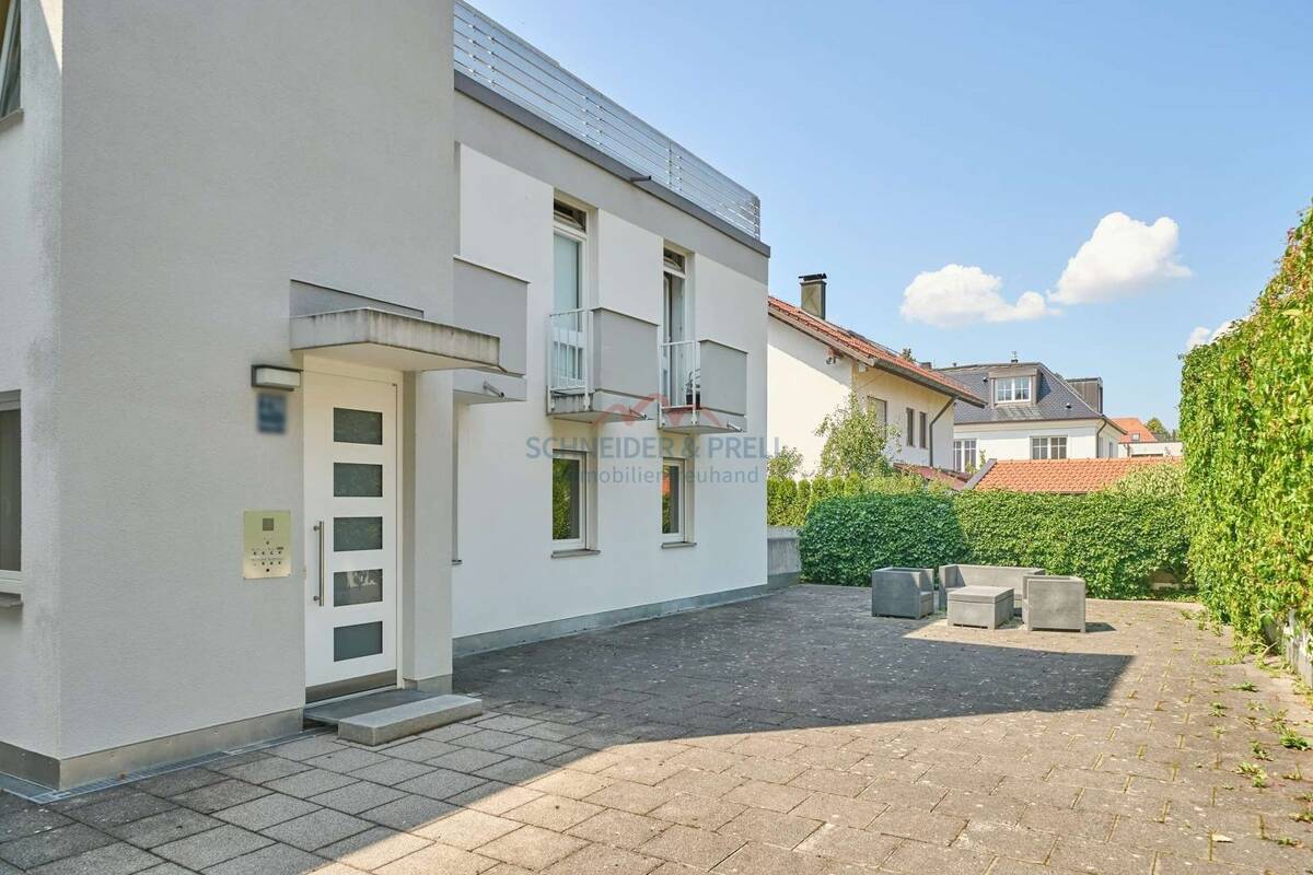 Einfach einziehen - charmante EG-Wohnung mit Terrasse und Garten in Bogenhausen – 81927 München – Bild 1 von 9