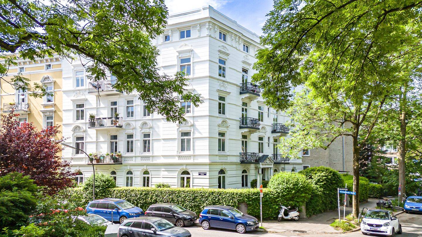 Stilvolle Altbauwohnung in Bestlage im repräsentativen Gründerzeithaus in Hoheluft-Ost – Hamburg – Vorschaubild 2