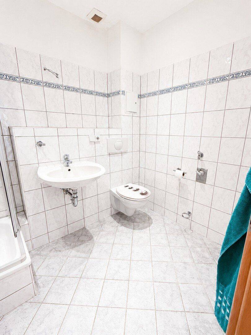 ?? 1 Monat mietfrei | Helle Altbauwohnung mit hohen Decken & EBK im Zentrum ?? – Dessau-Roßlau – Vorschaubild 6