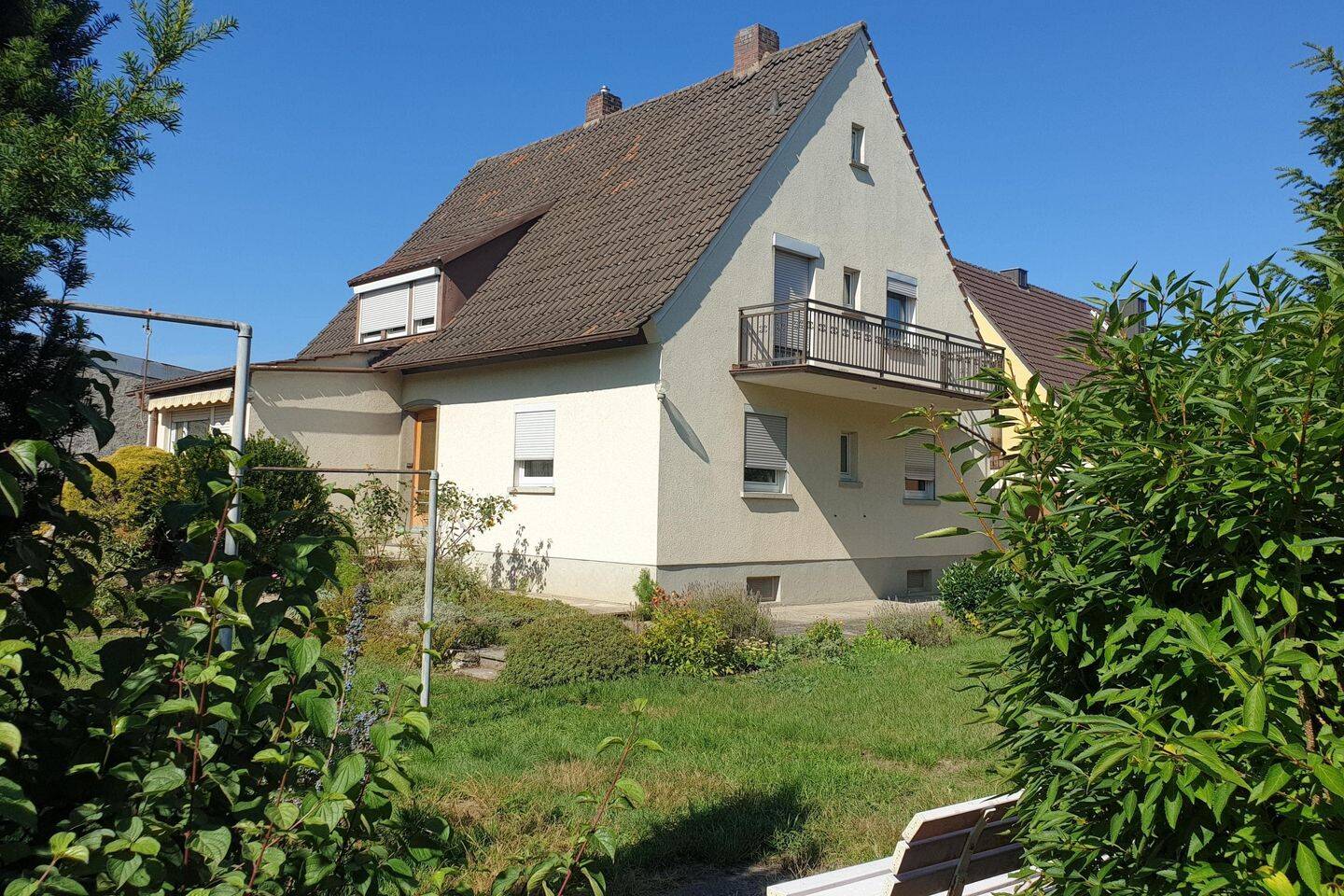 Eine grüne Oase im Herzen der Ortschaft – Gochsheim – Vorschaubild 5