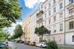 Altbau-Traum im Stephankiez: 3-Zimmer, Balkon, Fußbodenheizung - 4.OG