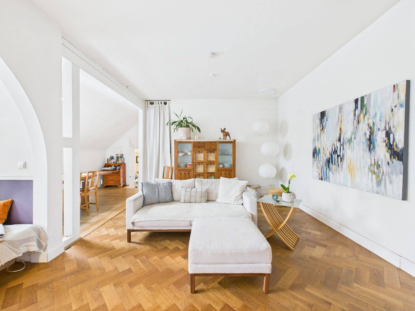 Exklusive Altbauwohnung mit Balkon, Gartenanteil und eigenem Stellplatz – Wiesbaden – Vorschaubild 3