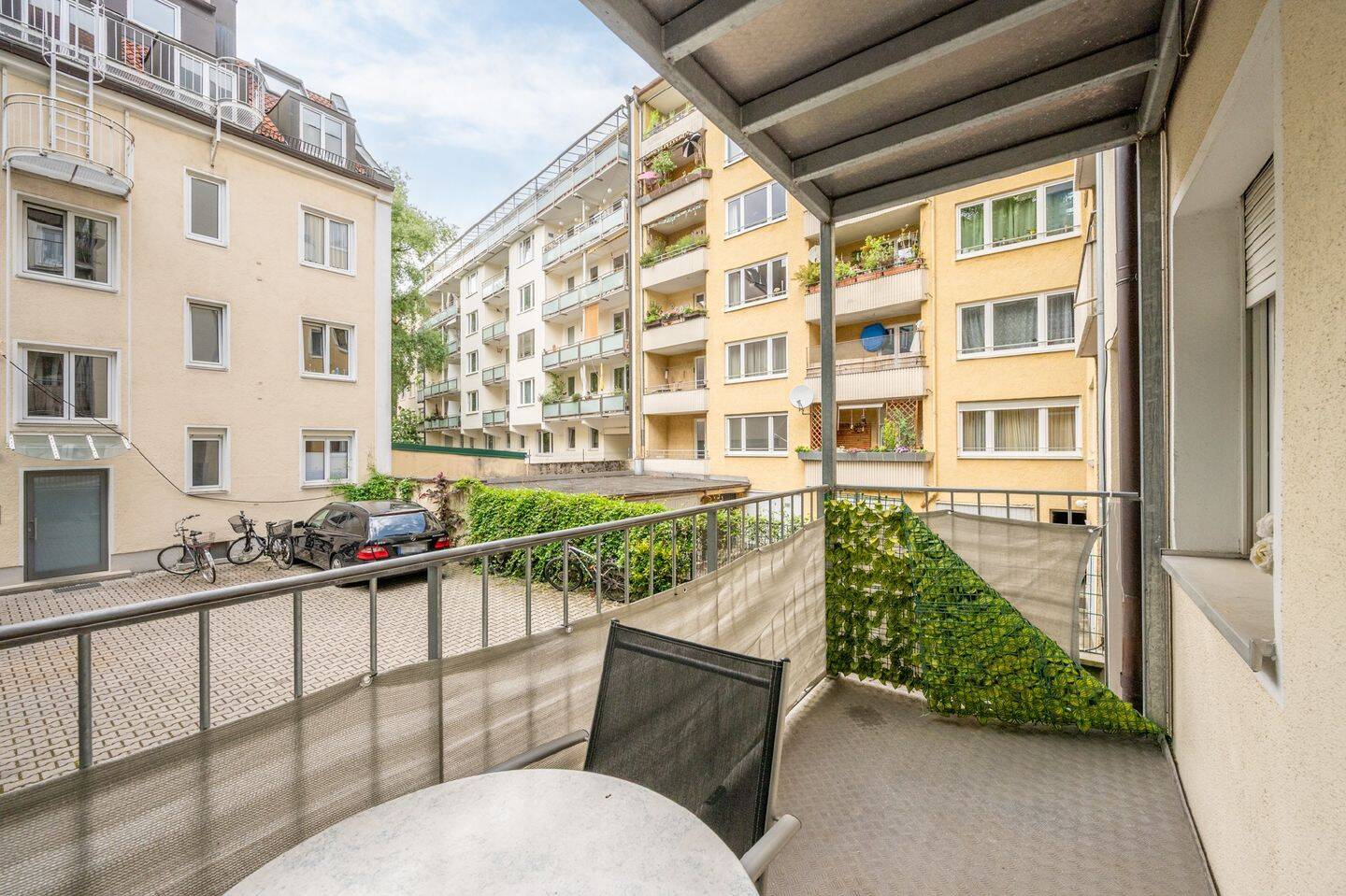 AIGNER - Großzügige 1-Zimmer-Wohnung mit Balkon in Schwabing-West – München – Vorschaubild 3