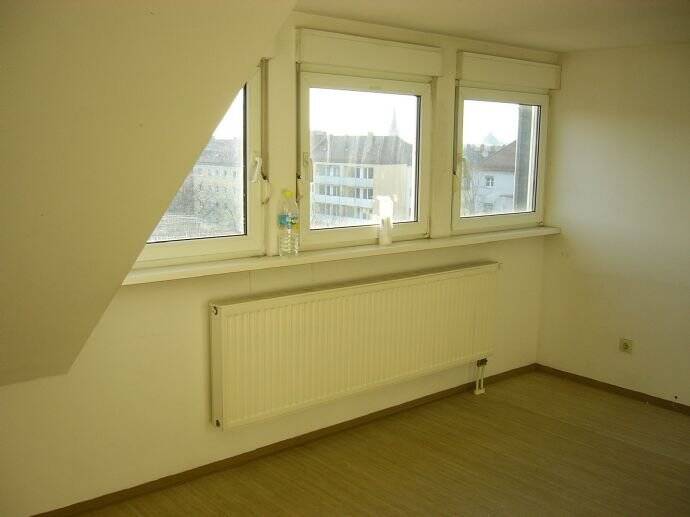 2-Zimmer-Maisonette-Wohnung im 5. Stock über den Dächern von Nürnberg – Nürnberg – Vorschaubild 2