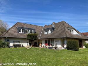 Großes Wohnhaus mit Garage und parkähnlichem Garten – 23758 Oldenburg in Holstein – Vorschaubild 2