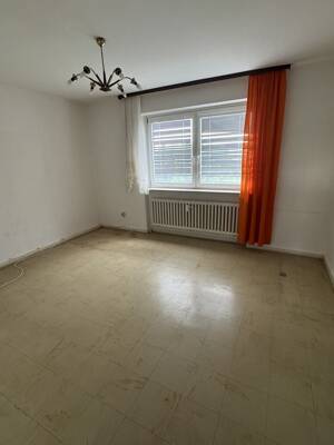 LAUTERBORN: Sanierungsobjekt mit Fernblick - 4-Zimmer-Wohnung mit Balkon - Preis VB – 63069 Offenbach am Main – Vorschaubild 4