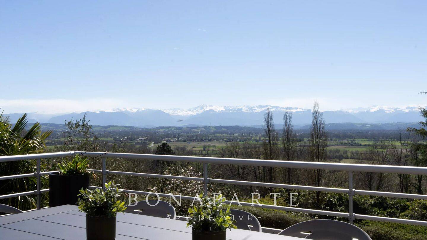Maison 5 pièces 166 m² · à Morlaàs · 165,8 m² · 555 000 €