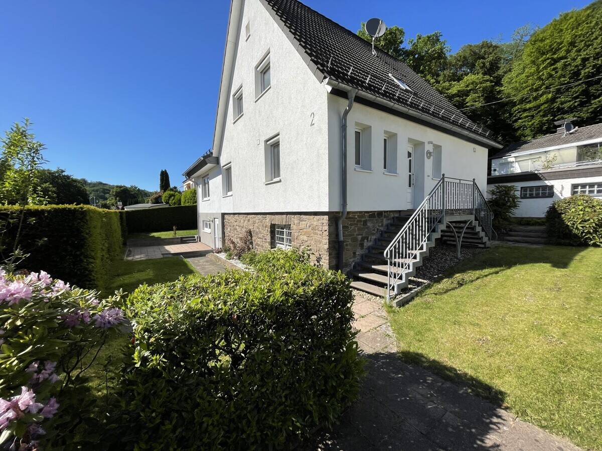 Overath-Brombach: Einfamilienhaus zu vermieten