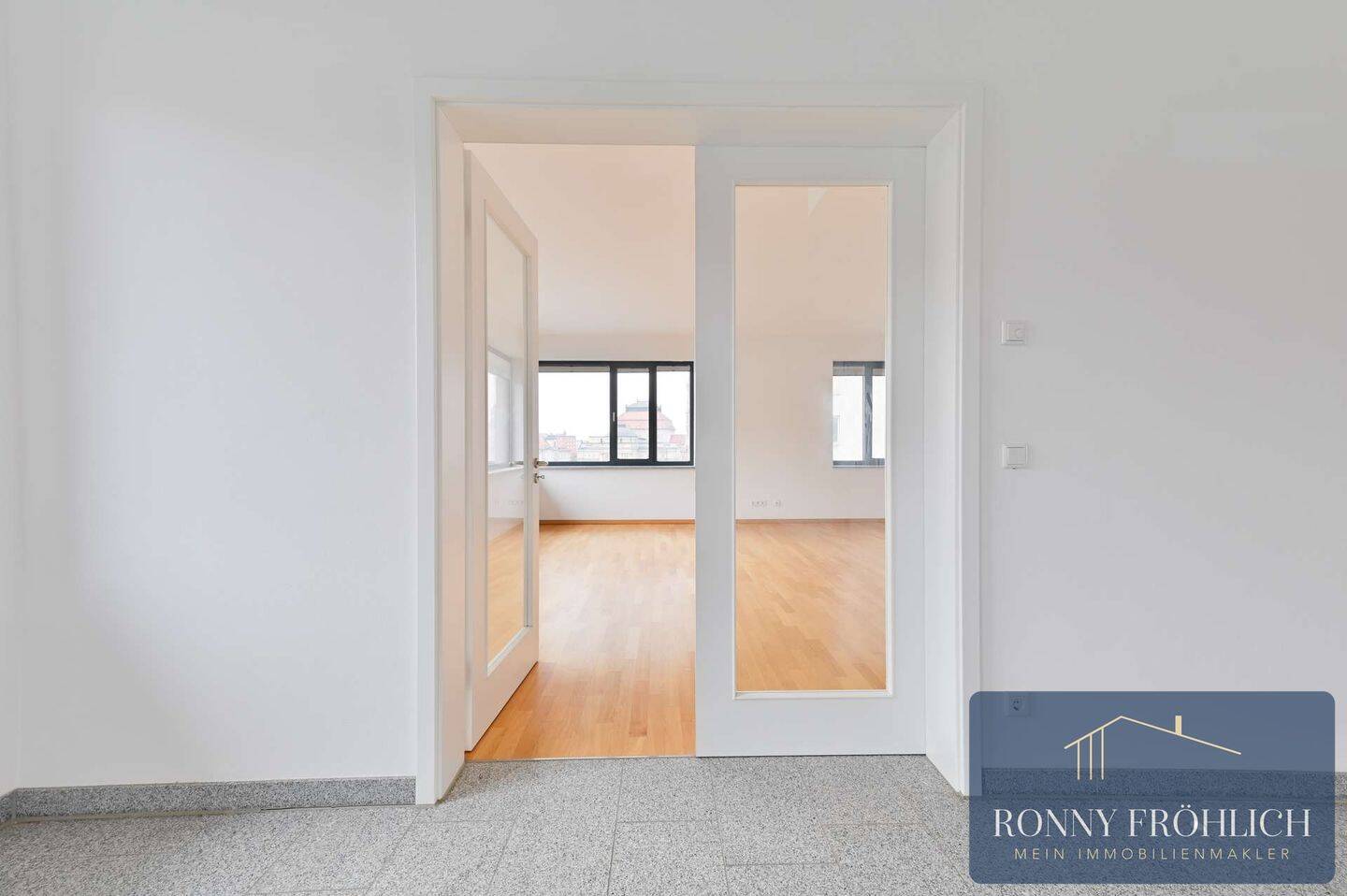 echtes Penthouse in Chemnitz, Aufzug, Dachterrasse, Stellplatz, Luxusausstattung neben dem Theater – Chemnitz – Vorschaubild 7