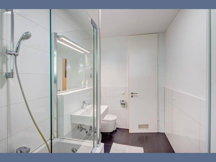 Möbliert: Hochwertig möblierte 2-Zimmer Gartenwohnung nahe der Isar – München – Vorschaubild 8