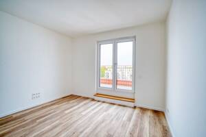 Erstbezug! Helle 2-Zimmer-Wohnung mit großer Dachterrasse & traumhaftem Seeblick! – 13585 Berlin – Vorschaubild 4